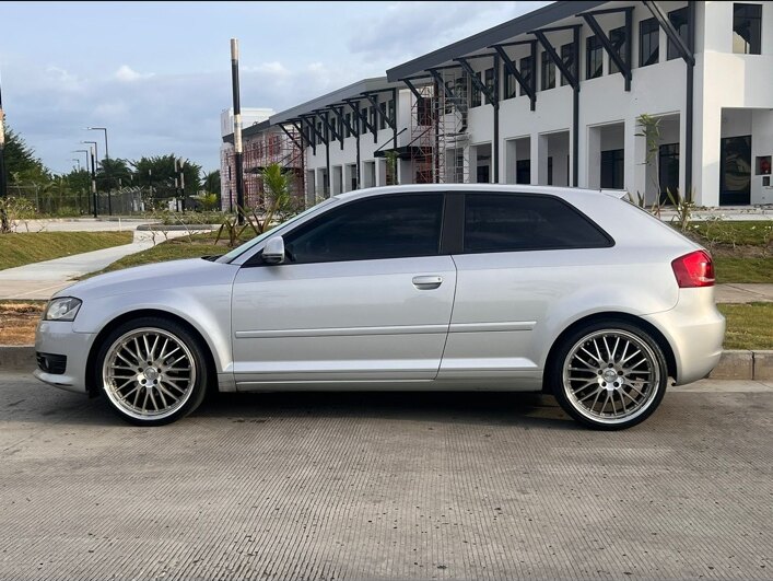 Audi A3 2014 después de la pintura general y el cambio de rines