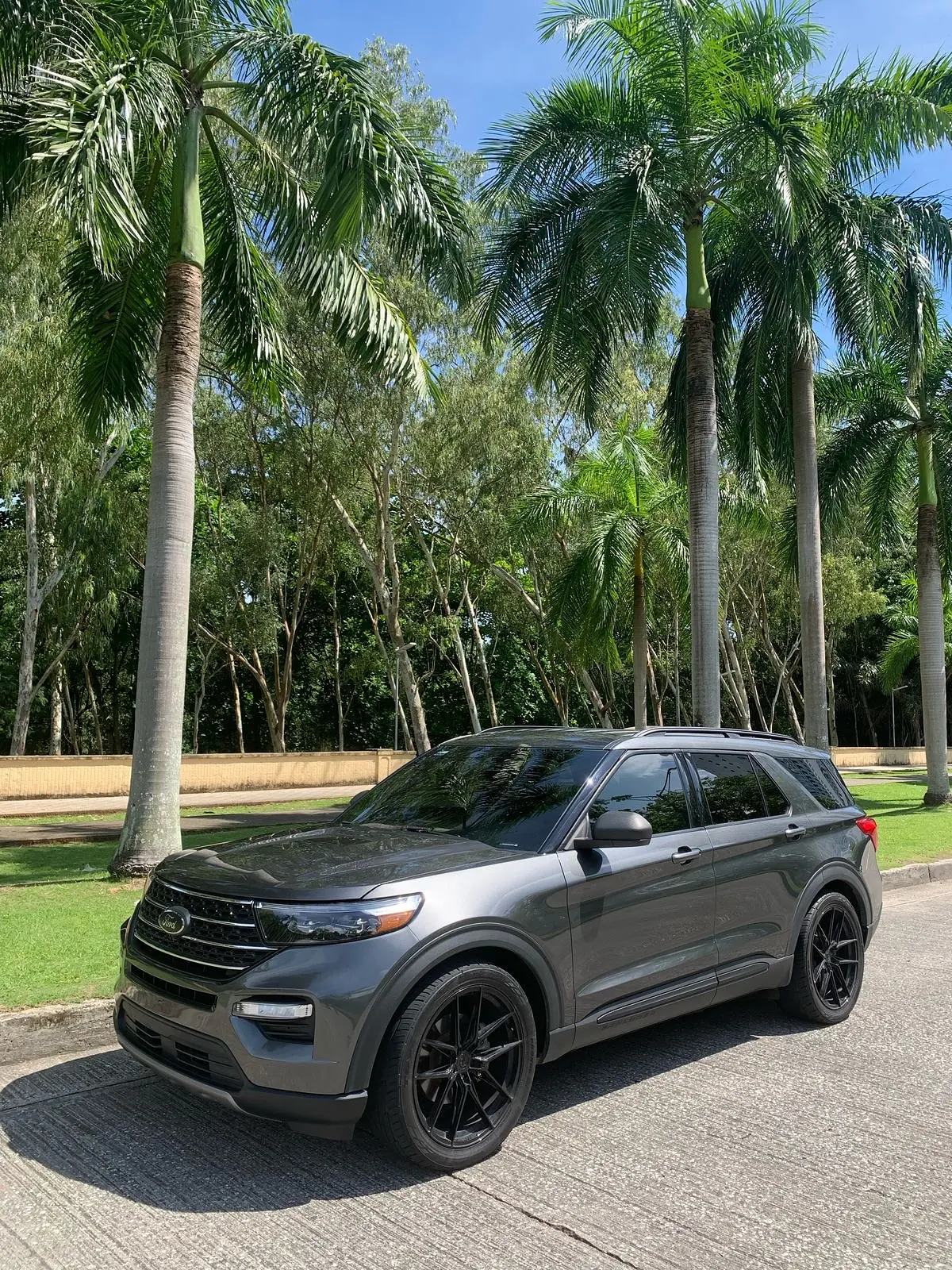 Ford Explorer · rines negros vendido por Tu Patio