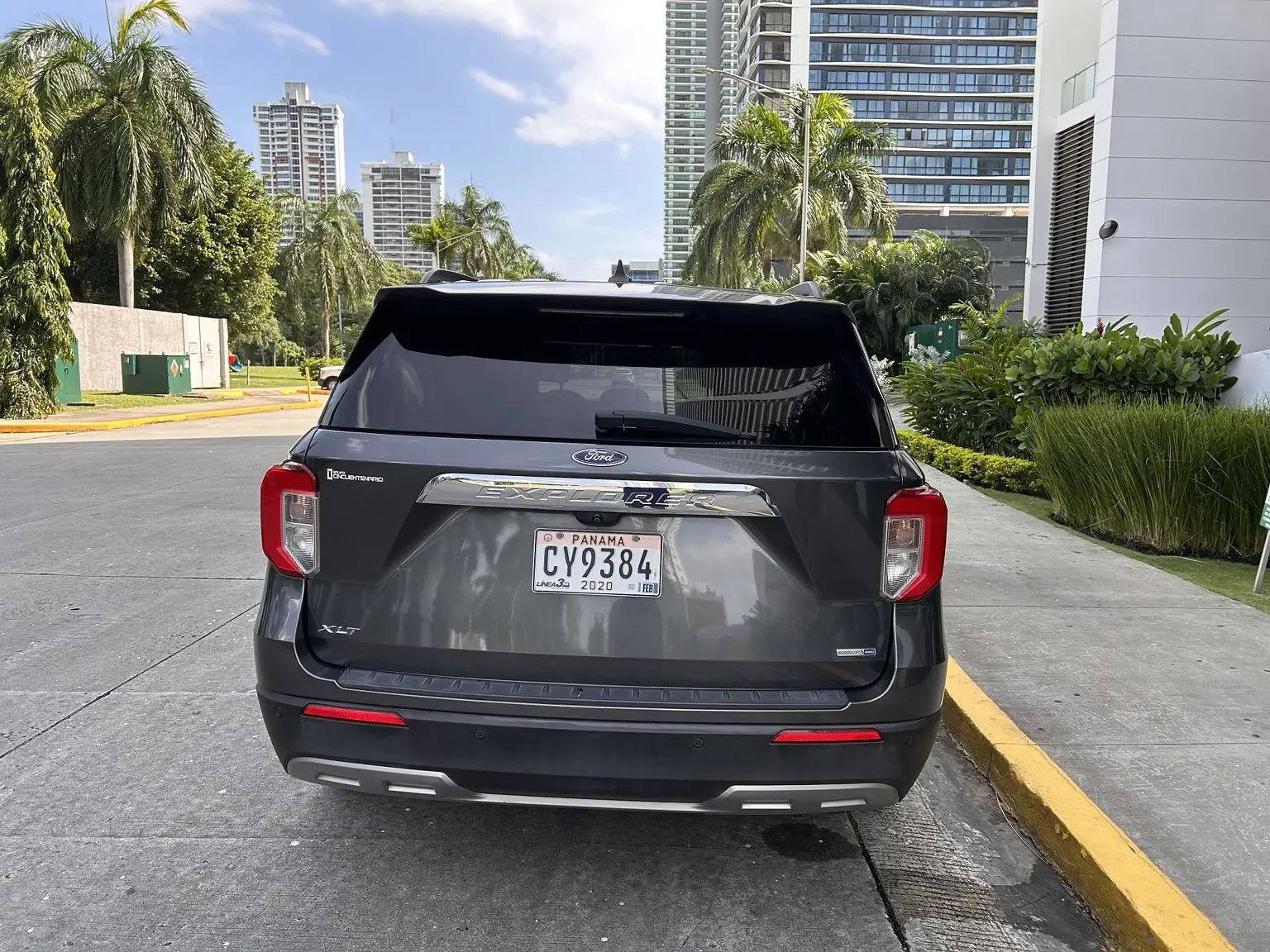 Ford Explorer XLT vendido por Tu Patio