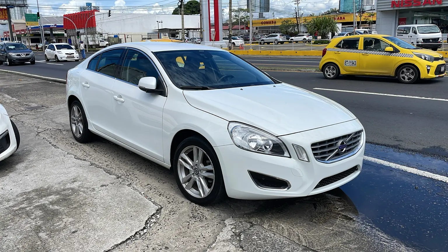 Volvo S60 T4 vendido por Tu Patio