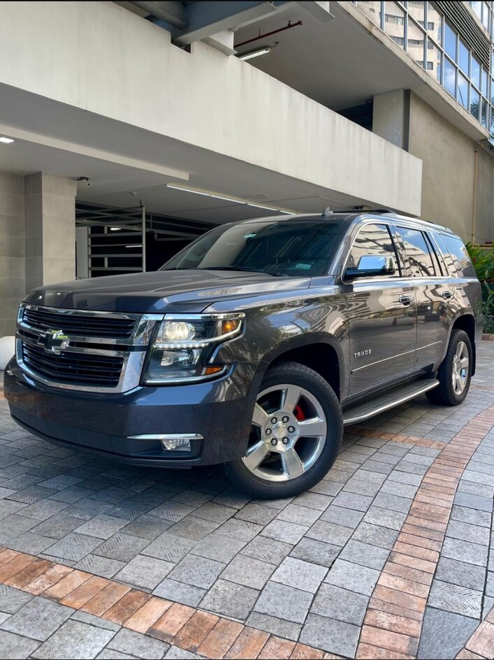 Chevrolet Tahoe 2016 antes del cambio de rines
